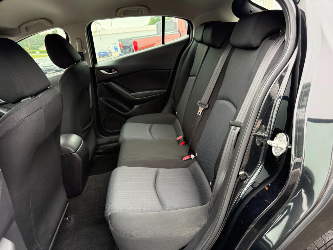 Mazda MAZDA3 i Sport AT 4-Door 2016