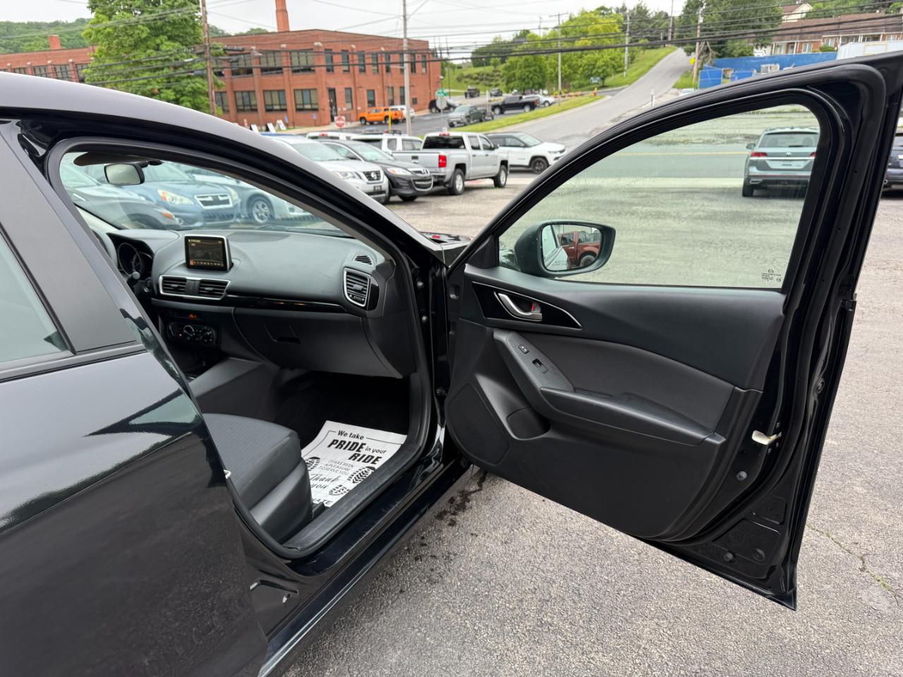 Mazda MAZDA3 i Sport AT 4-Door 2016