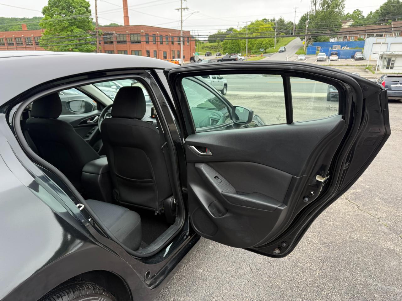 Mazda MAZDA3 i Sport AT 4-Door 2016
