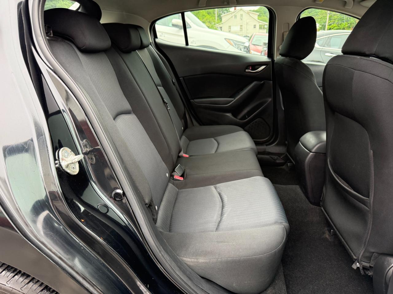 Mazda MAZDA3 i Sport AT 4-Door 2016