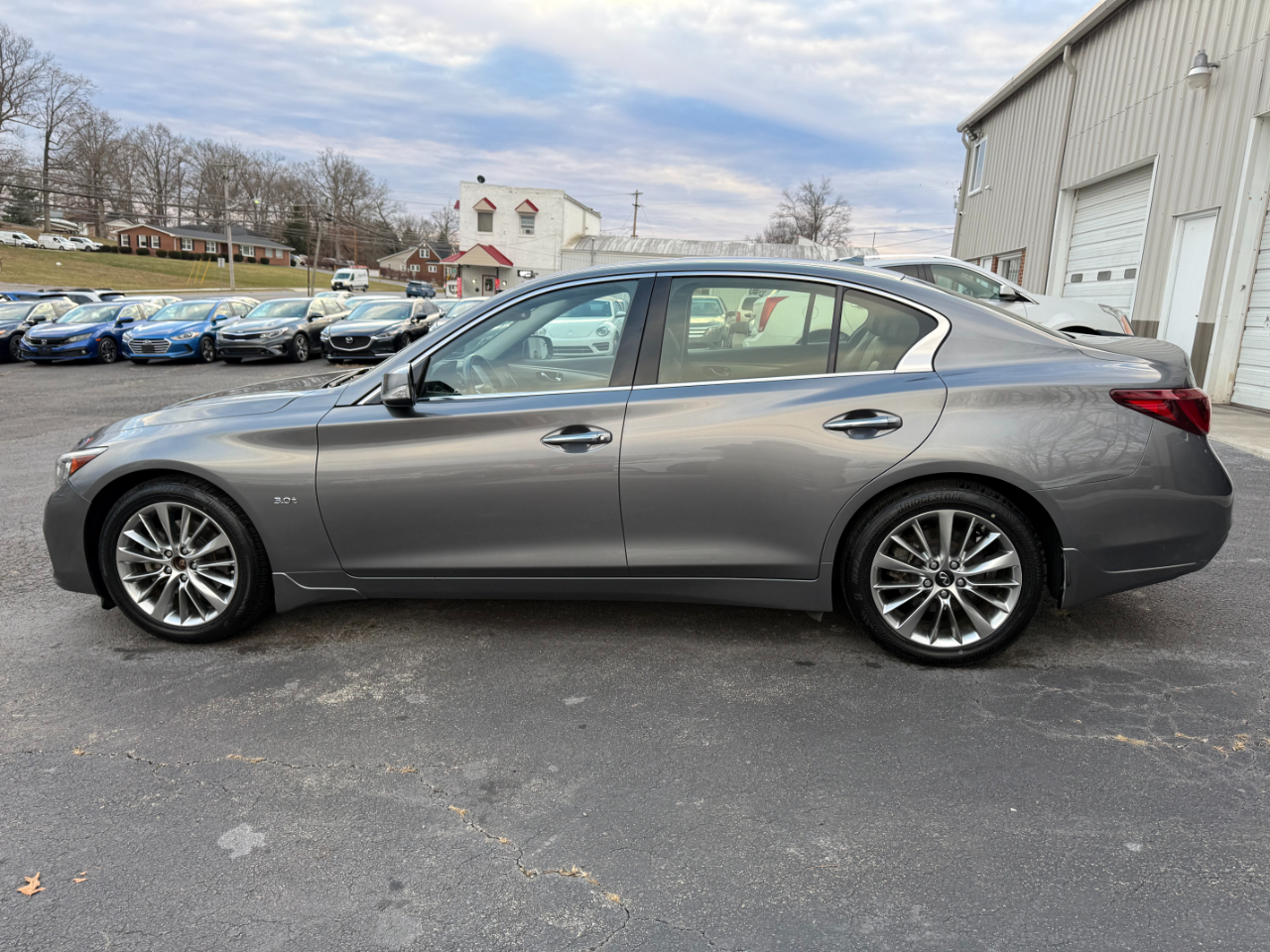 Infiniti Q50 3.0t LUXE AWD 2019