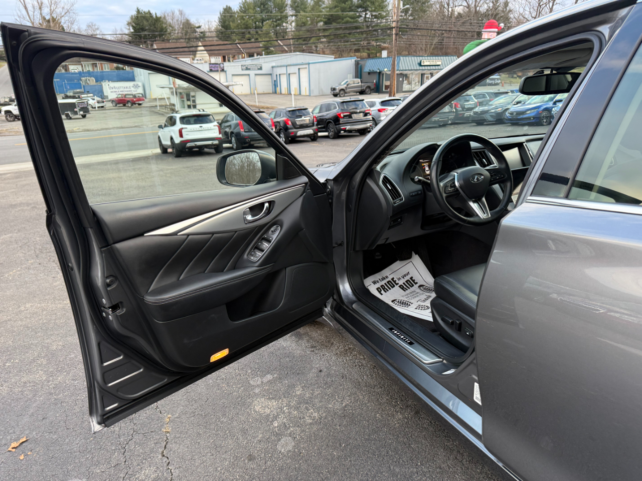 Infiniti Q50 3.0t LUXE AWD 2019