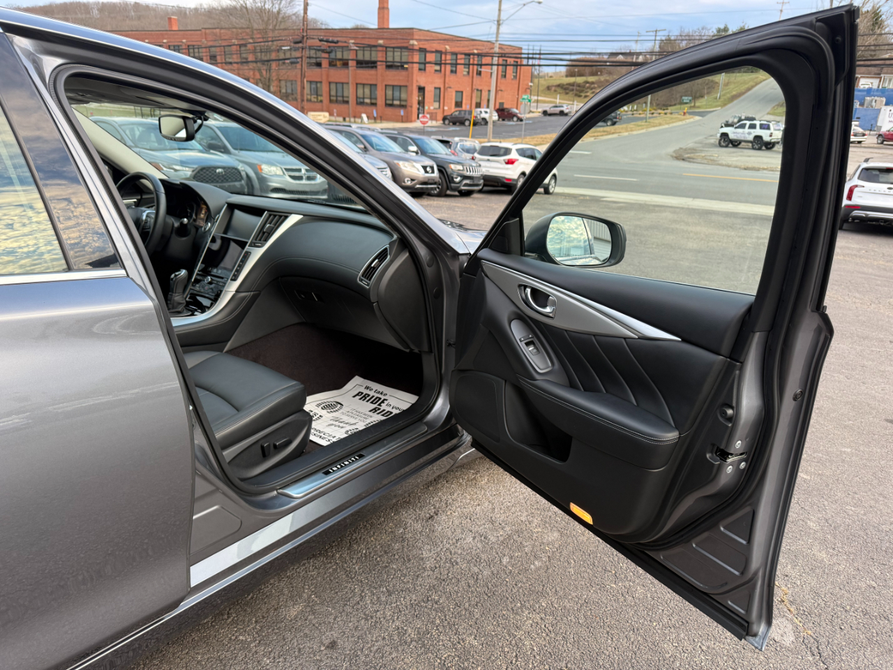 Infiniti Q50 3.0t LUXE AWD 2019