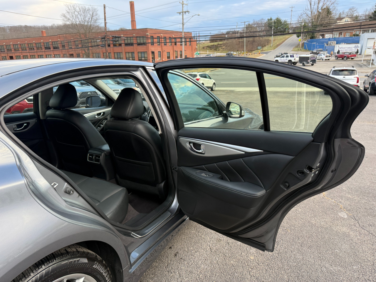 Infiniti Q50 3.0t LUXE AWD 2019