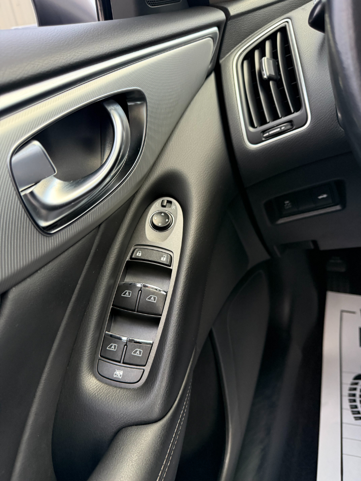 Infiniti Q50 3.0t LUXE AWD 2019