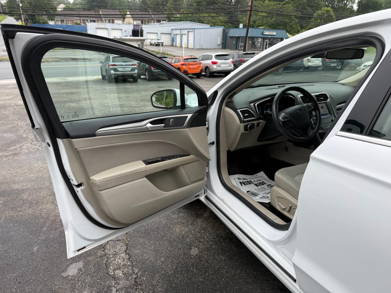 Ford Fusion SE 2020