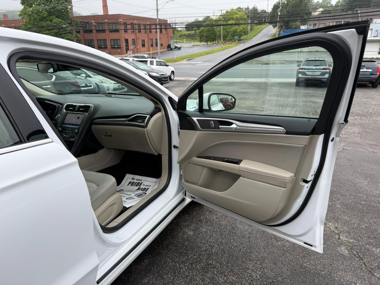 Ford Fusion SE 2020