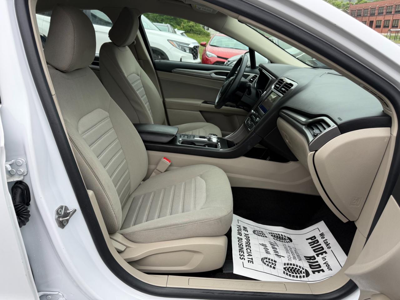 Ford Fusion SE 2020