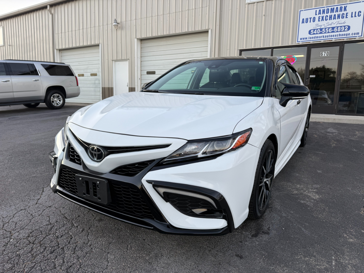 2022 Toyota Camry SE