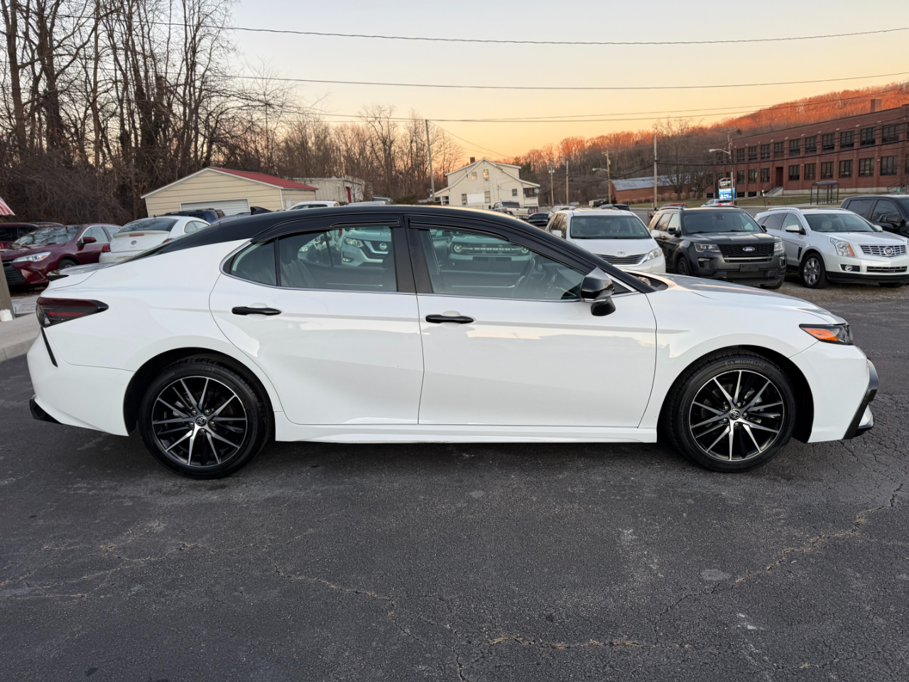 Toyota Camry SE 2022