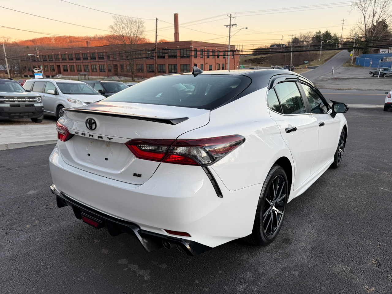 Toyota Camry SE 2022