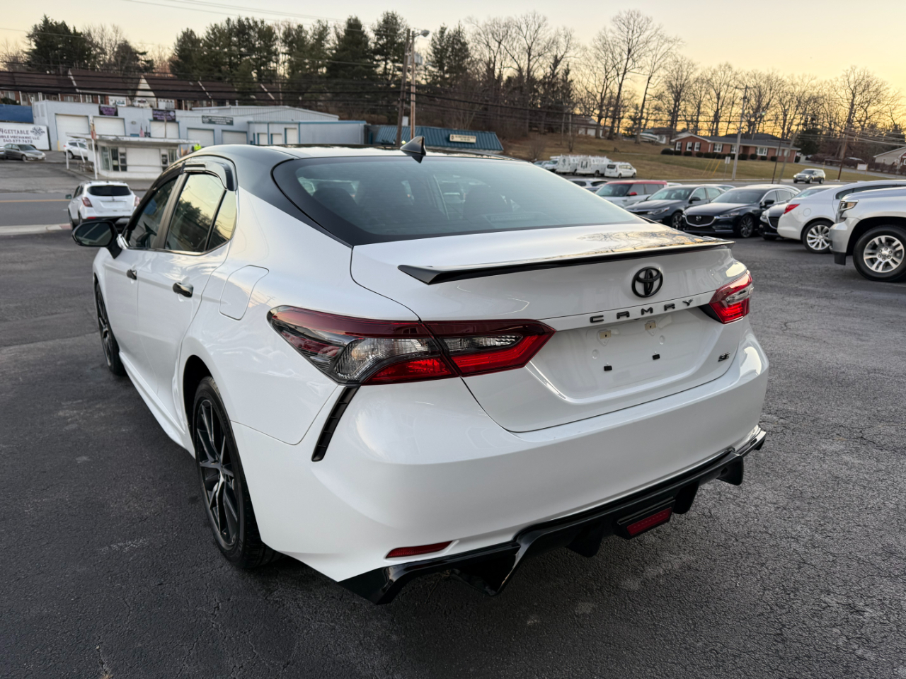 Toyota Camry SE 2022
