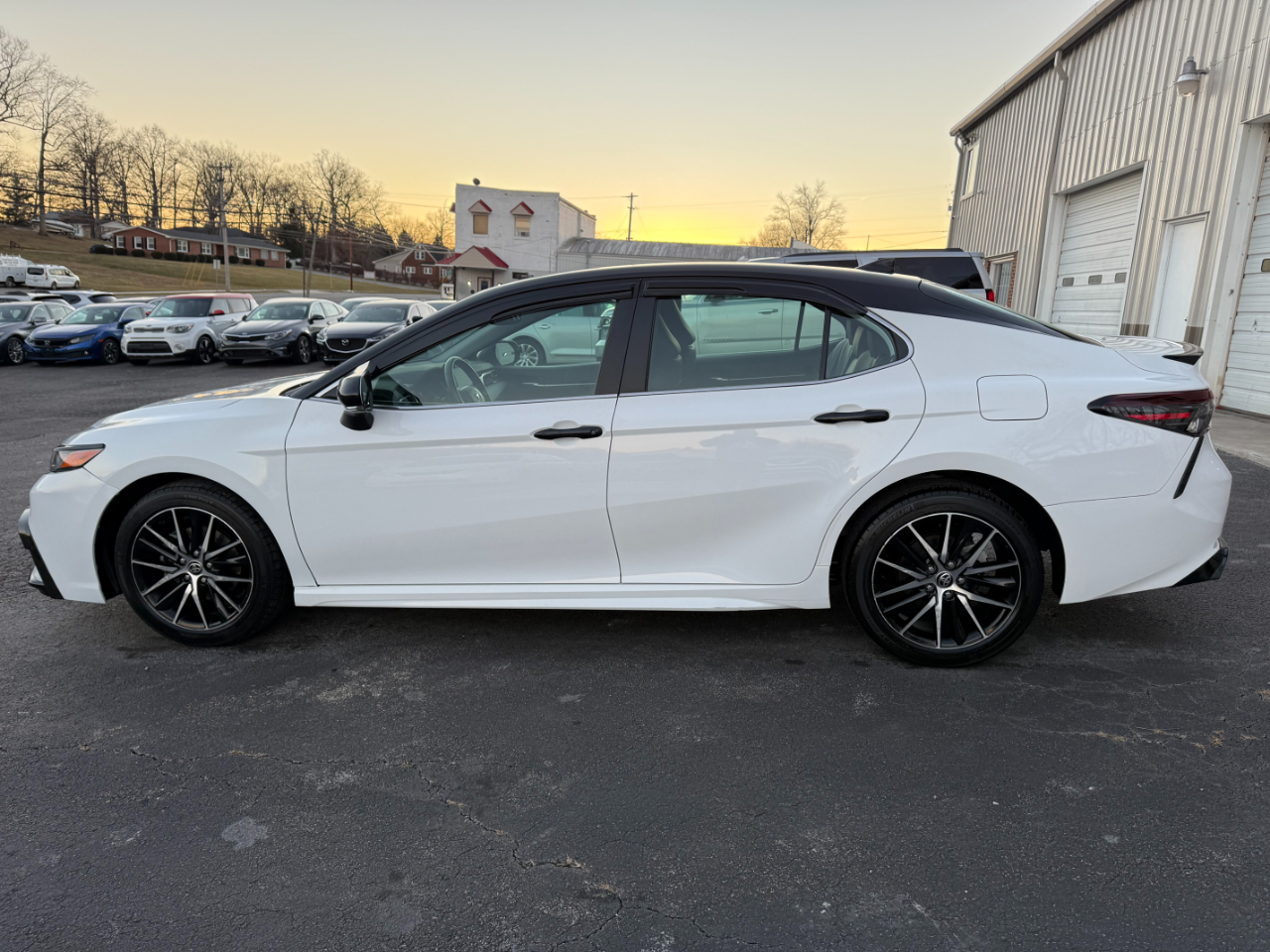 Toyota Camry SE 2022