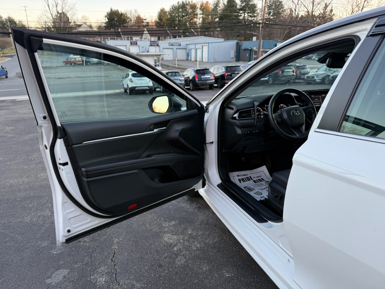 Toyota Camry SE 2022