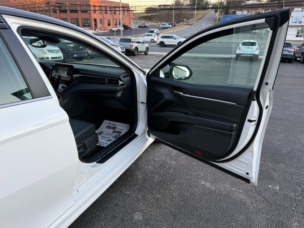 Toyota Camry SE 2022