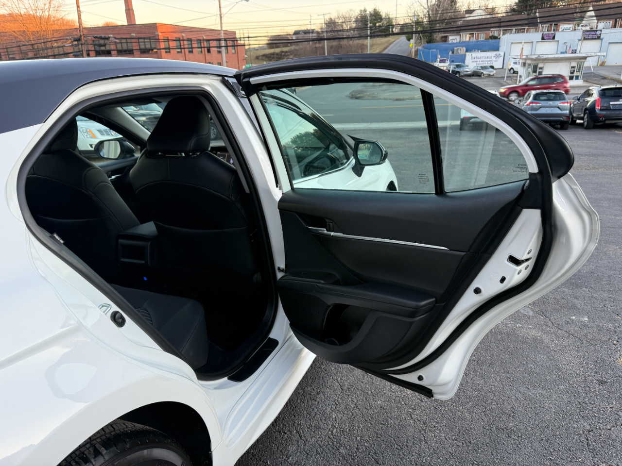 Toyota Camry SE 2022