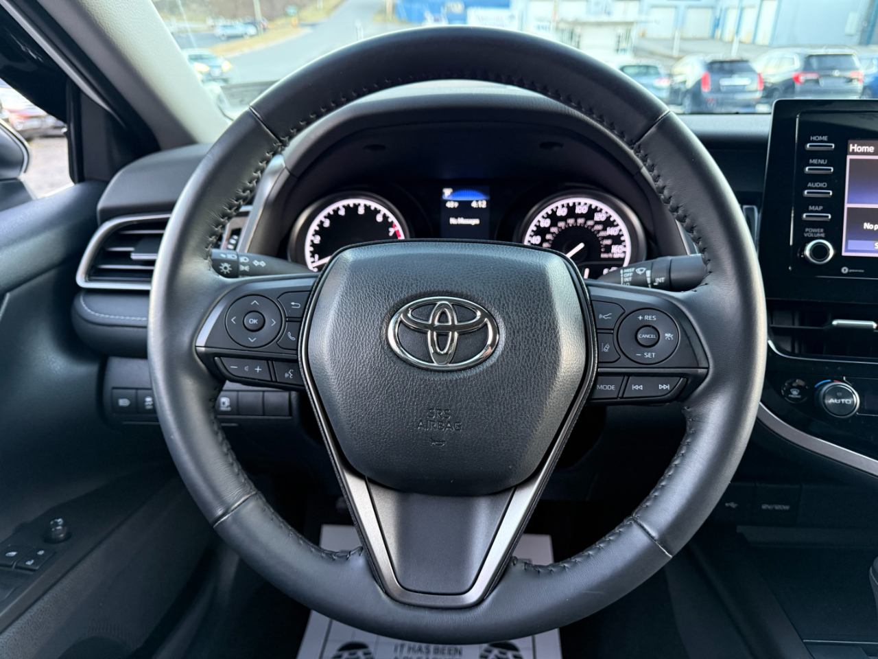 Toyota Camry SE 2022