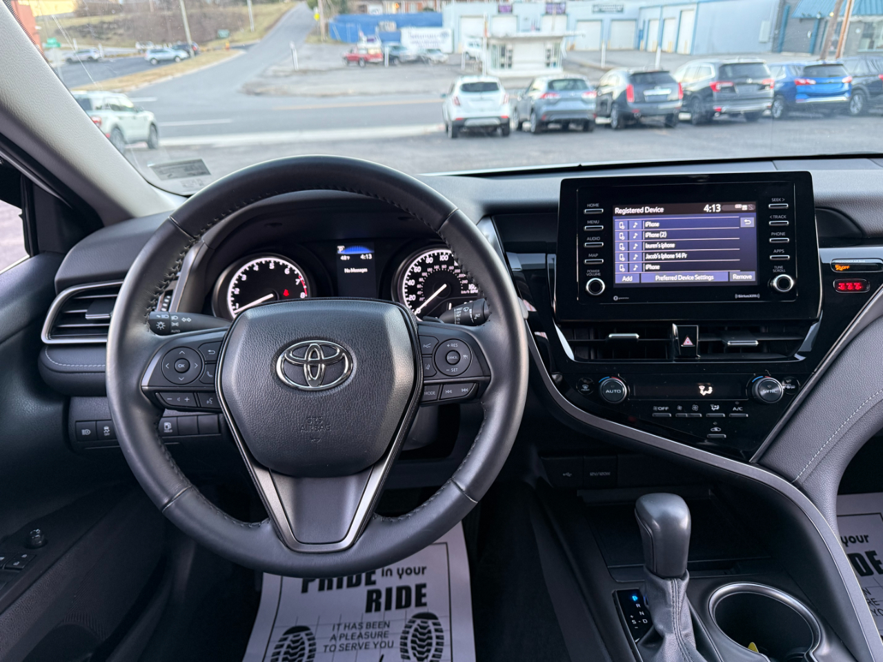 Toyota Camry SE 2022