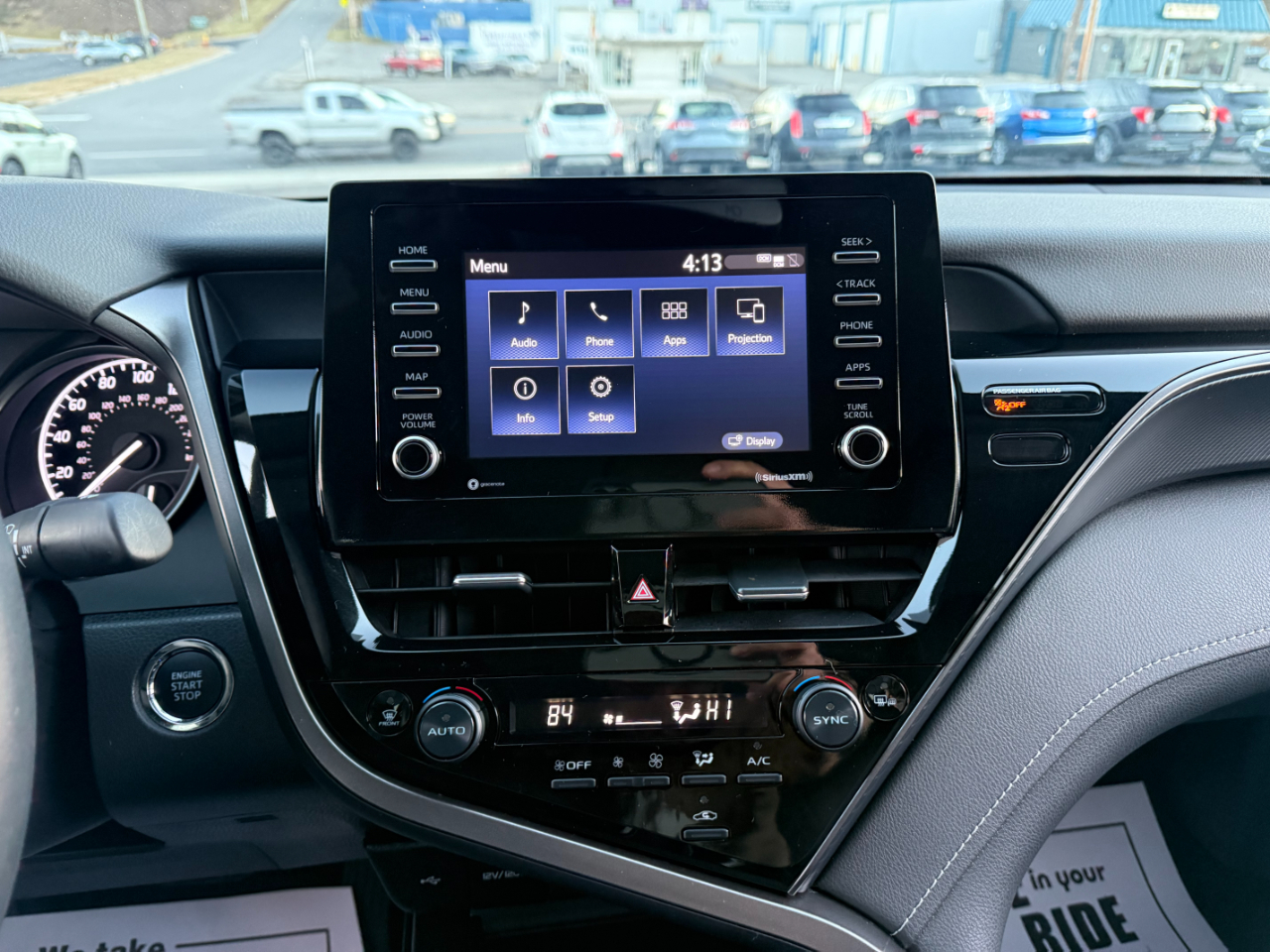 Toyota Camry SE 2022