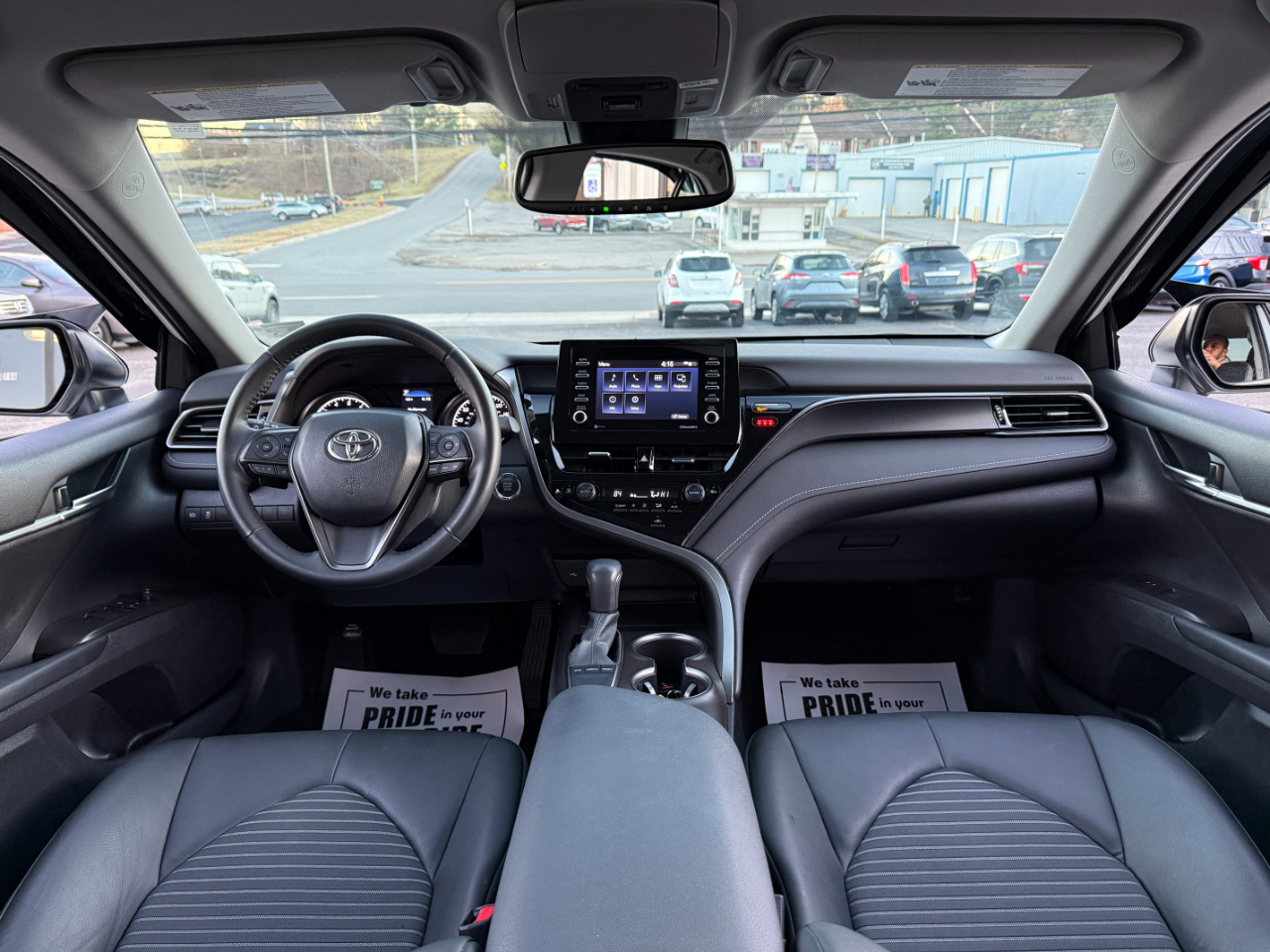 Toyota Camry SE 2022