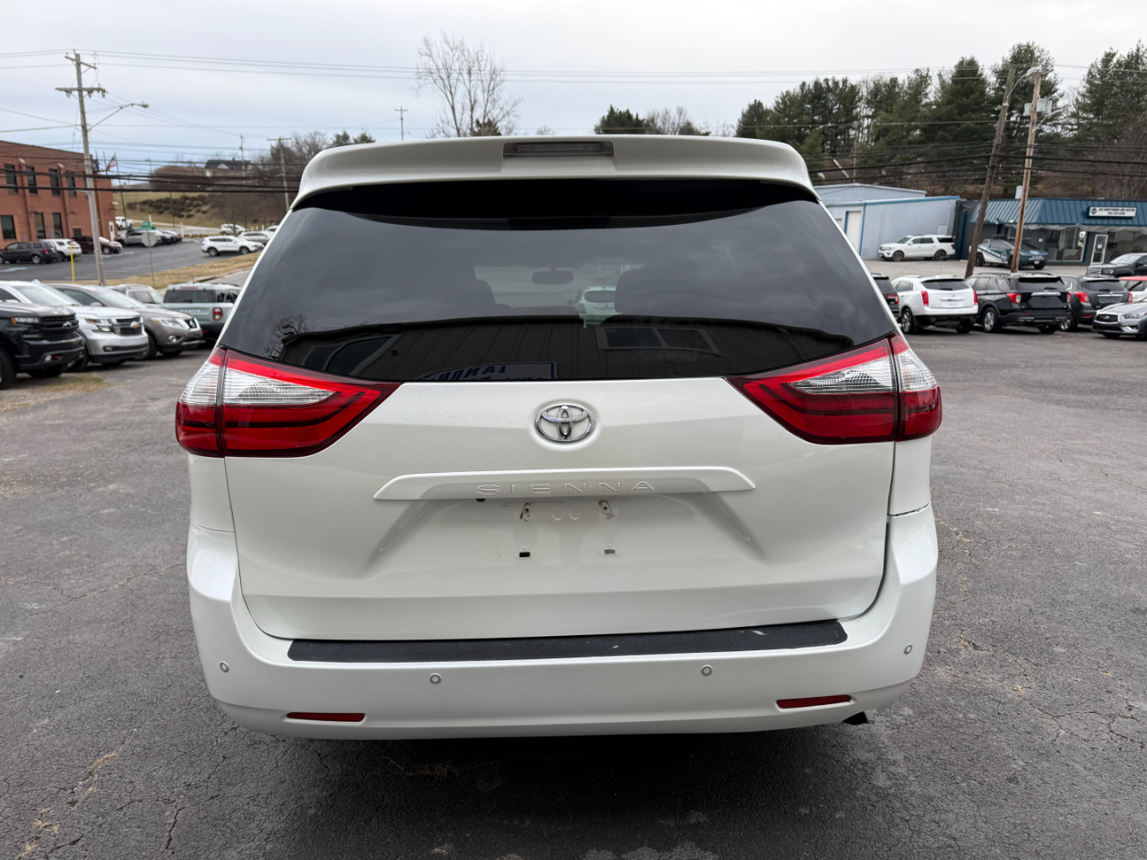 Toyota Sienna XLE FWD 8-Passenger V6 2016