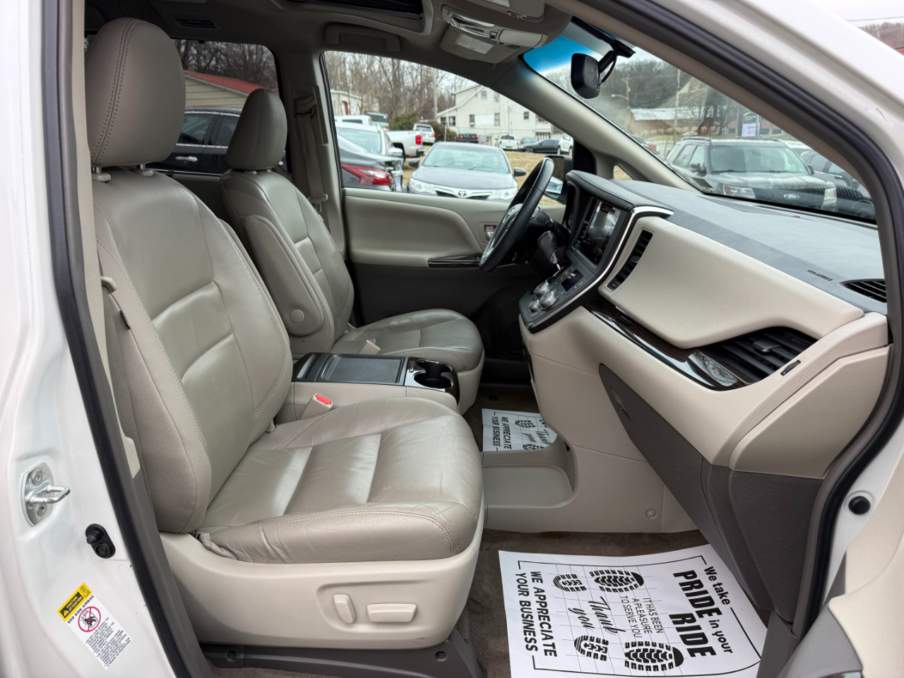 Toyota Sienna XLE FWD 8-Passenger V6 2016