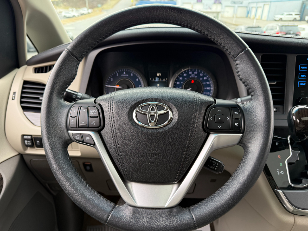 Toyota Sienna XLE FWD 8-Passenger V6 2016