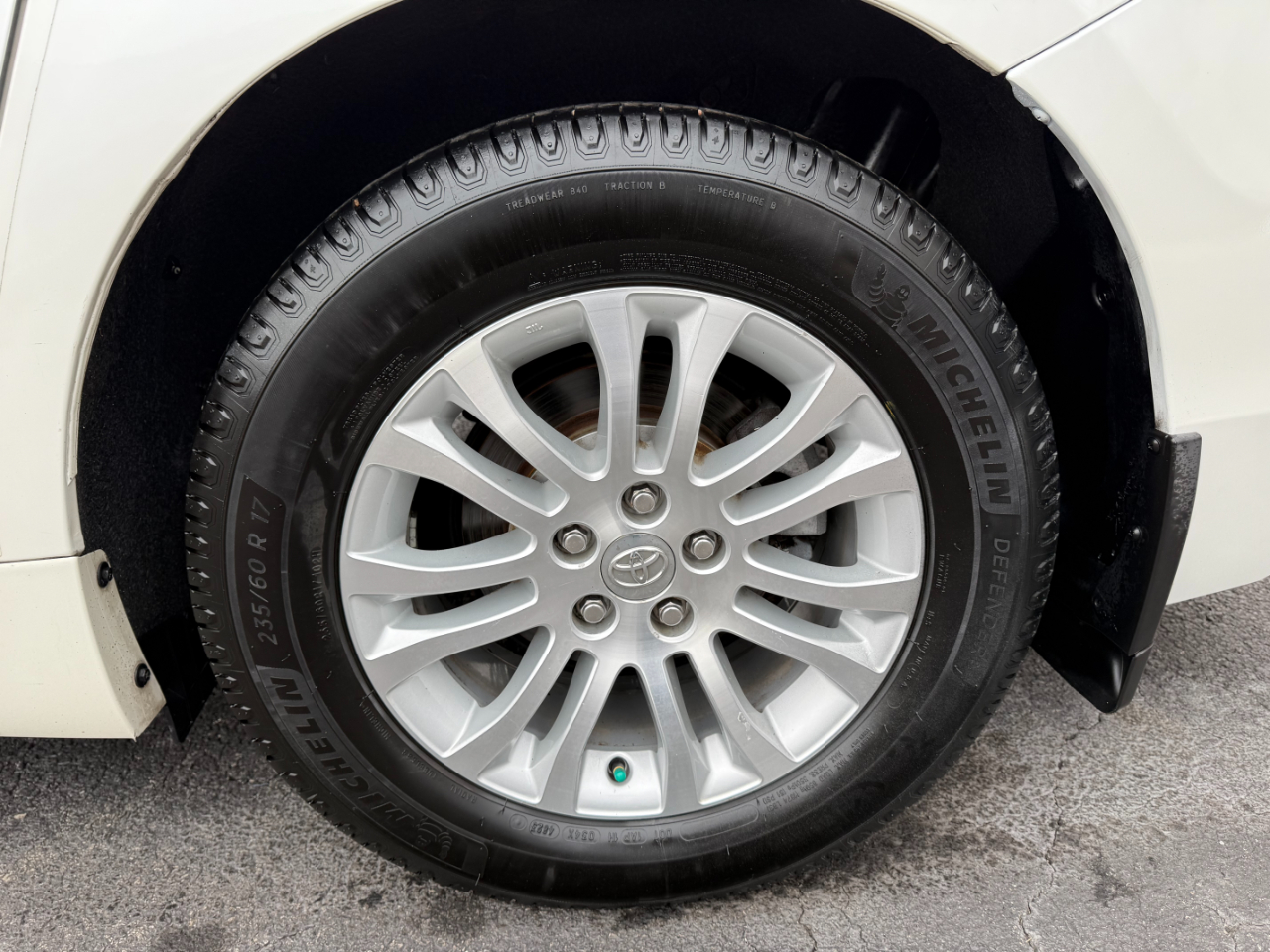 Toyota Sienna XLE FWD 8-Passenger V6 2016