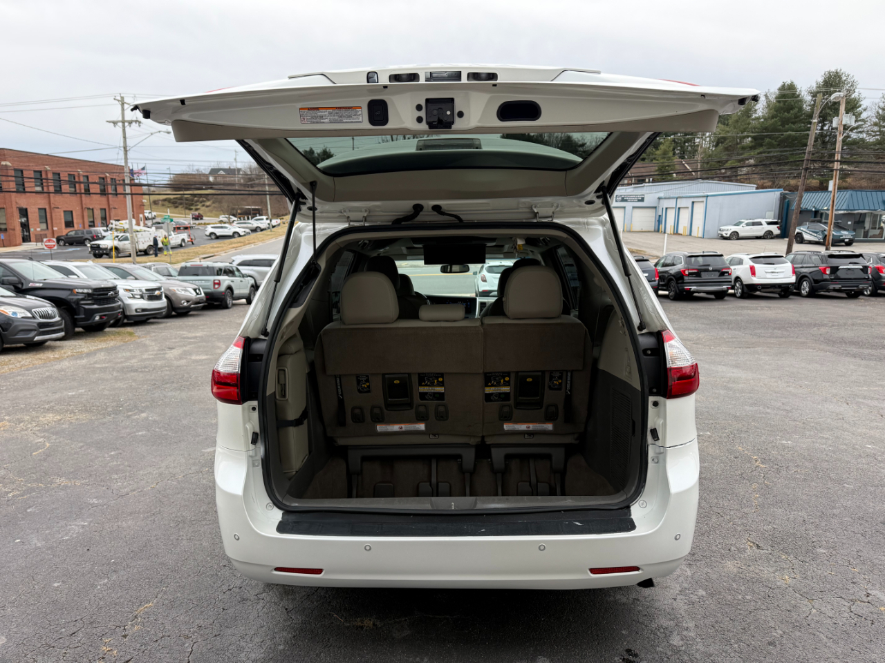 Toyota Sienna XLE FWD 8-Passenger V6 2016