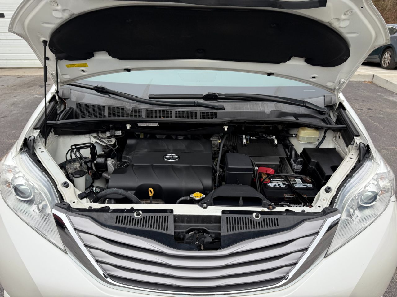 Toyota Sienna XLE FWD 8-Passenger V6 2016