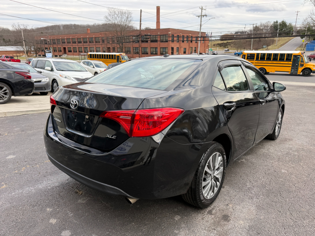 Toyota Corolla XLE CVT 2017