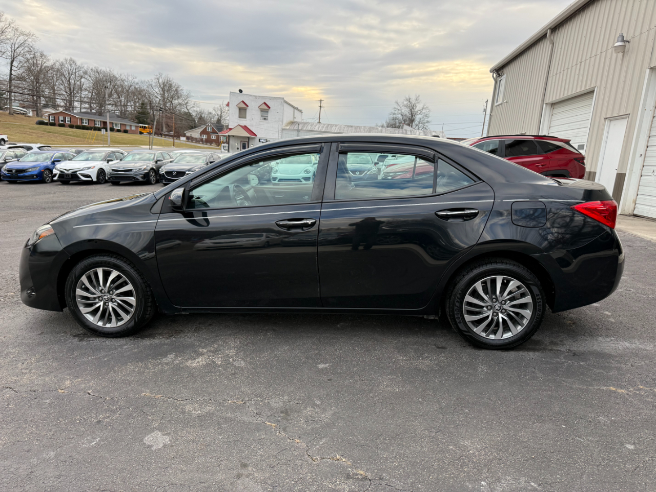 Toyota Corolla XLE CVT 2017