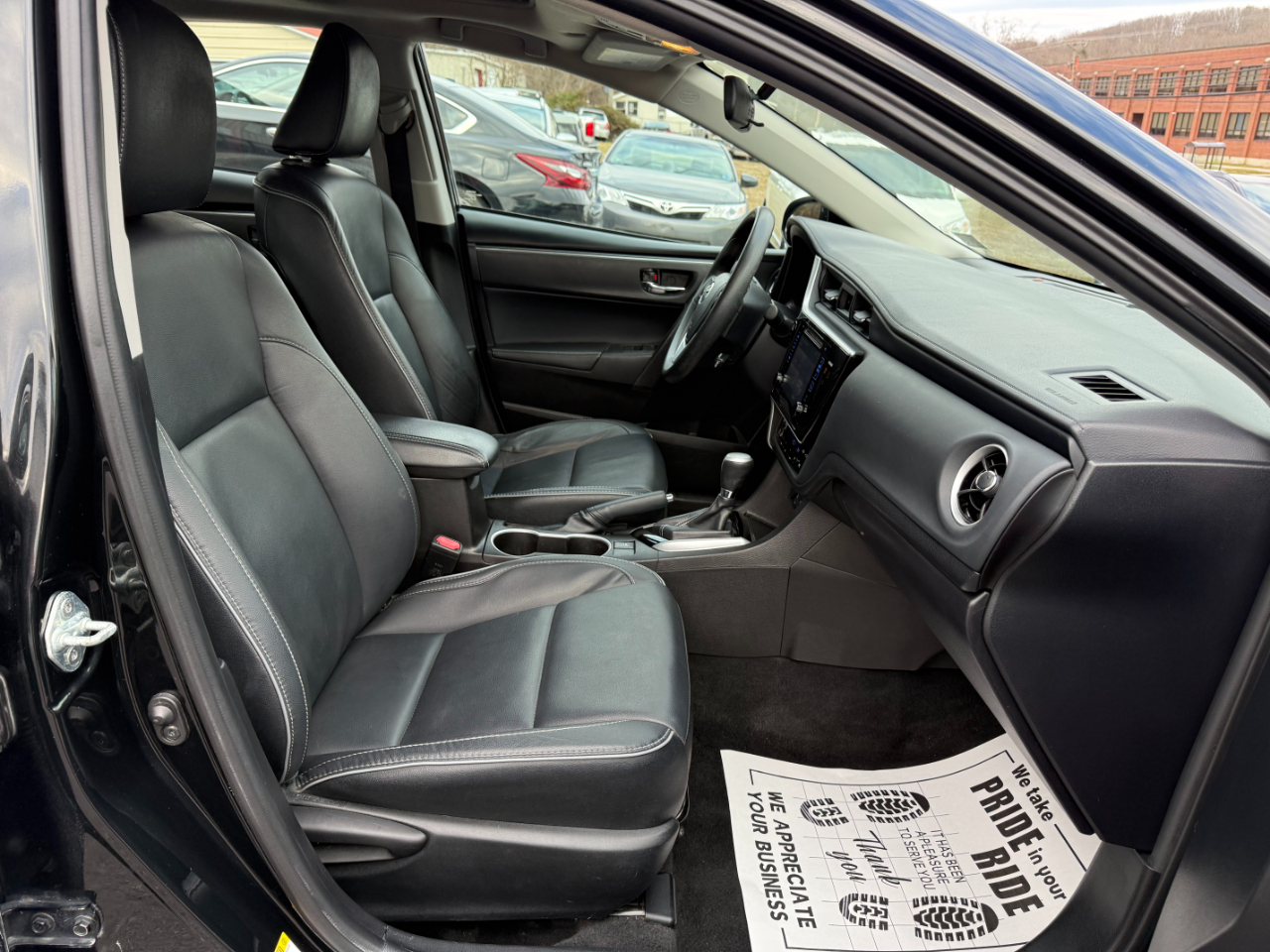 Toyota Corolla XLE CVT 2017