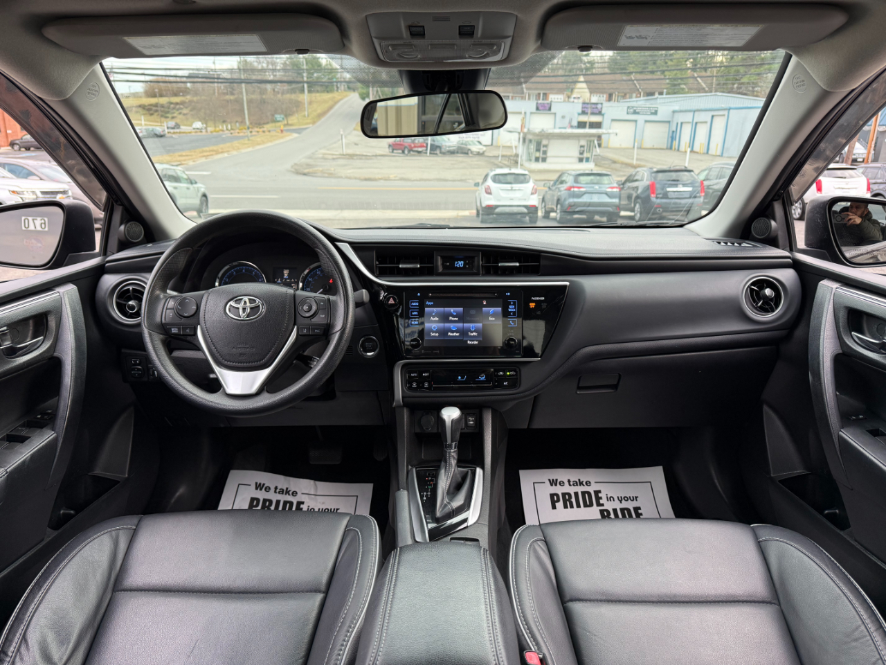 Toyota Corolla XLE CVT 2017