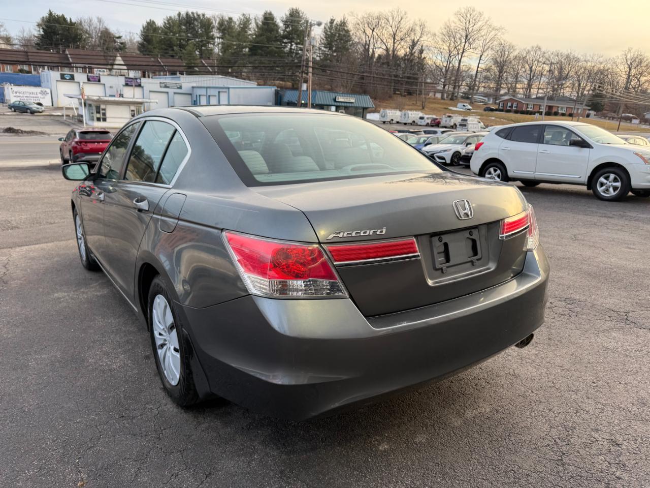 Honda Accord LX sedan AT 2012