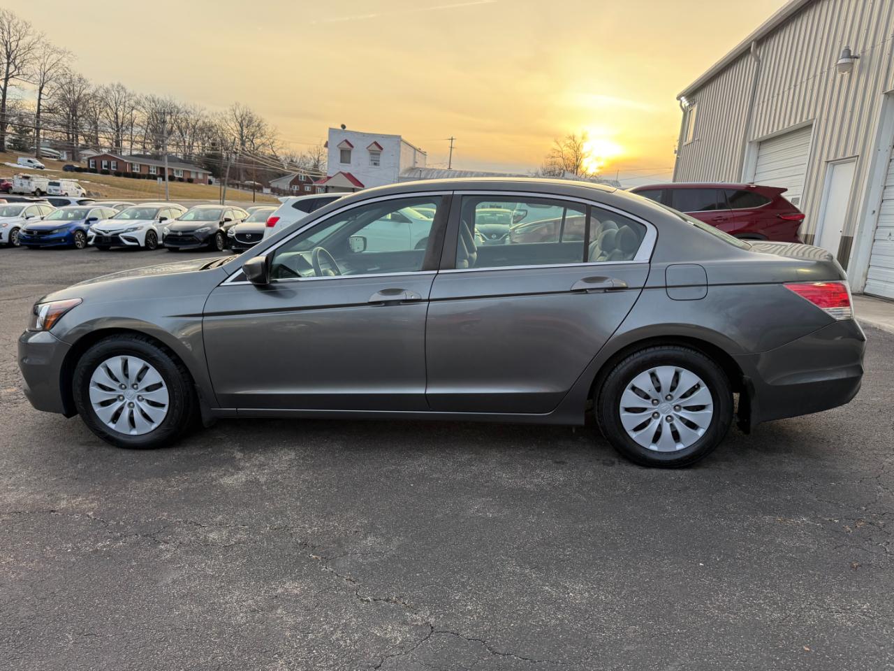 Honda Accord LX sedan AT 2012