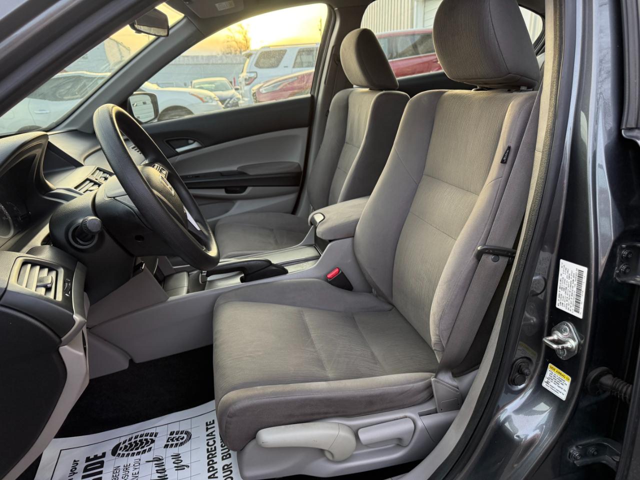 Honda Accord LX sedan AT 2012