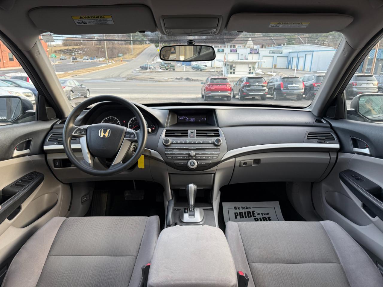 Honda Accord LX sedan AT 2012