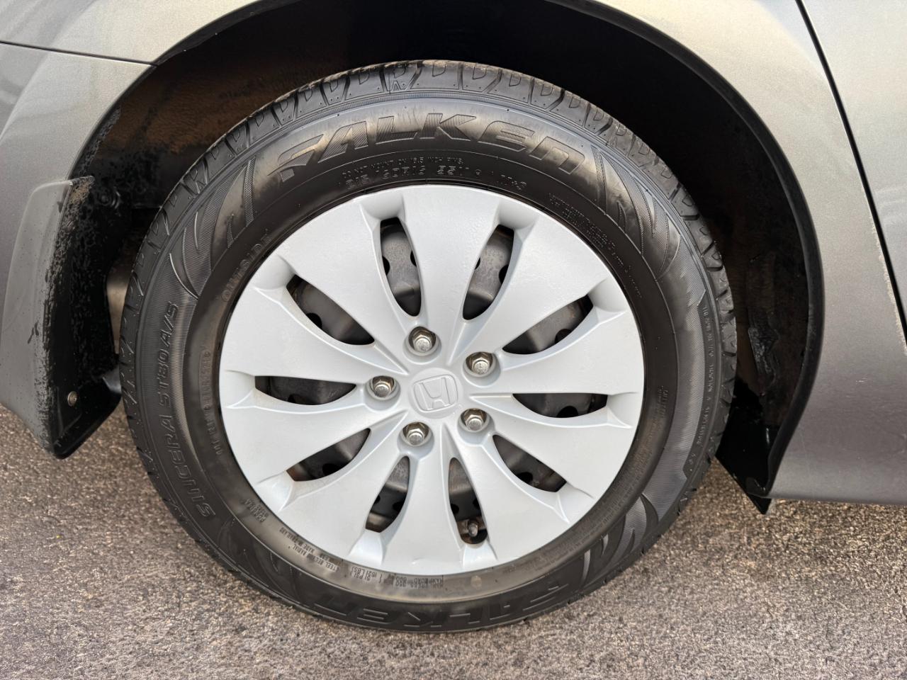 Honda Accord LX sedan AT 2012