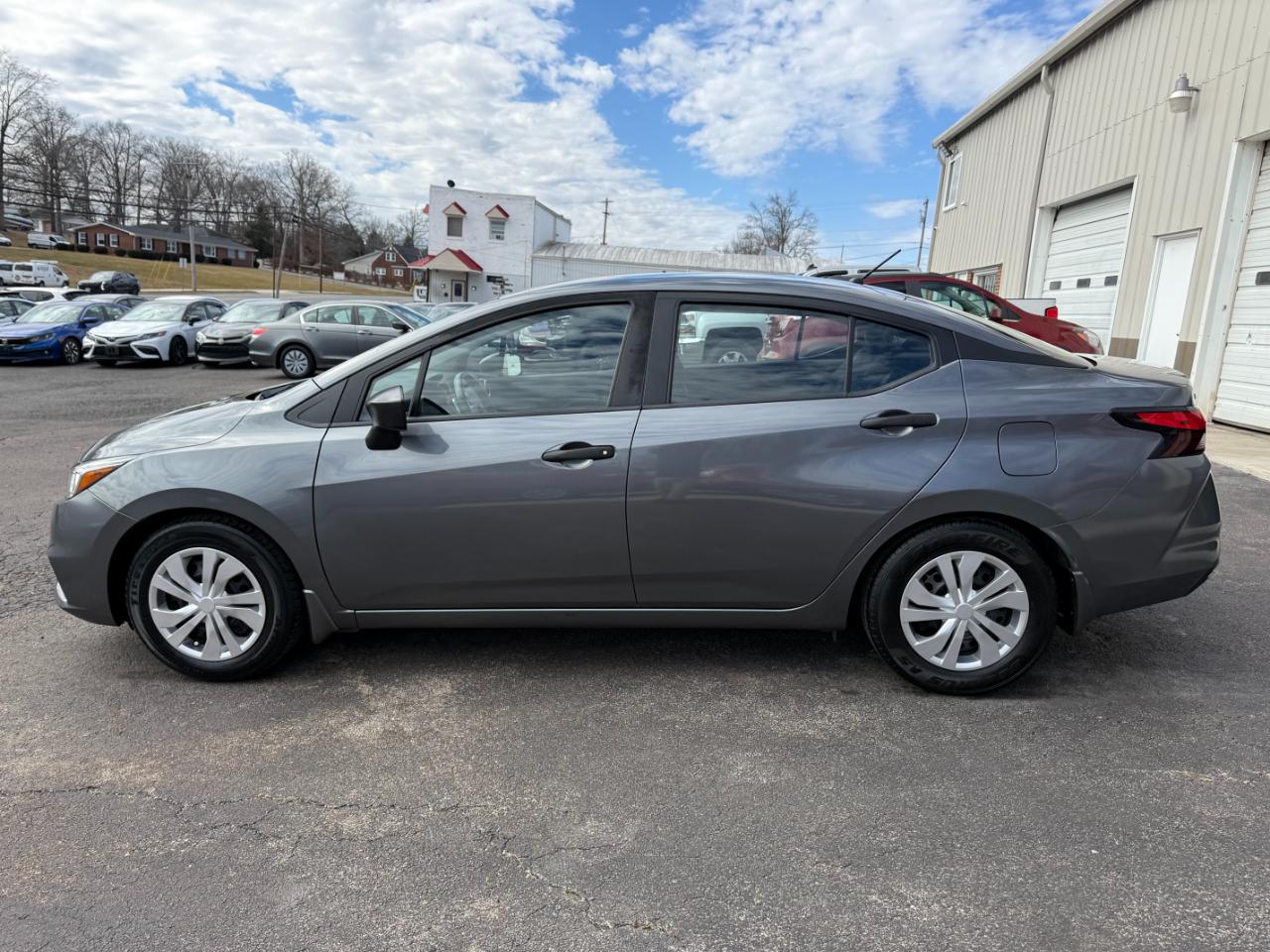 Nissan Versa S 2020