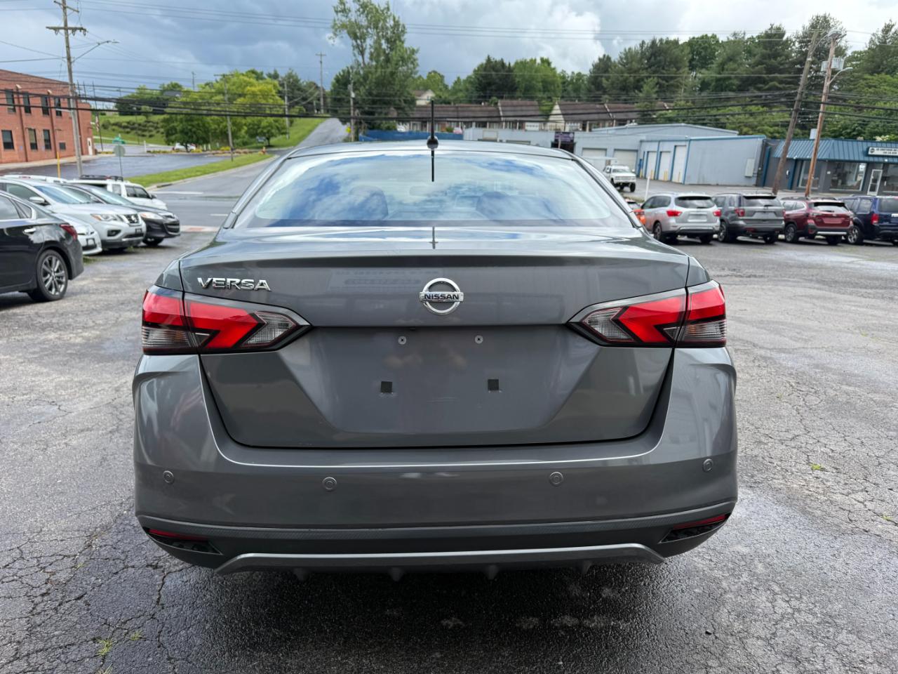 Nissan Versa S 2020