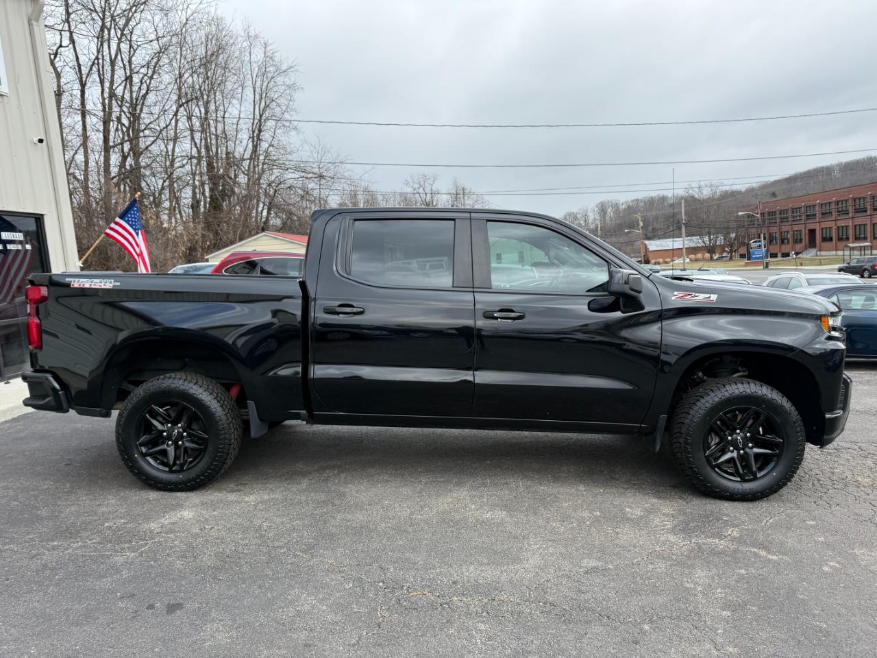 Chevrolet Silverado 1500 Limited LT Trail Boss Crew Cab Long Box 4WD 2022
