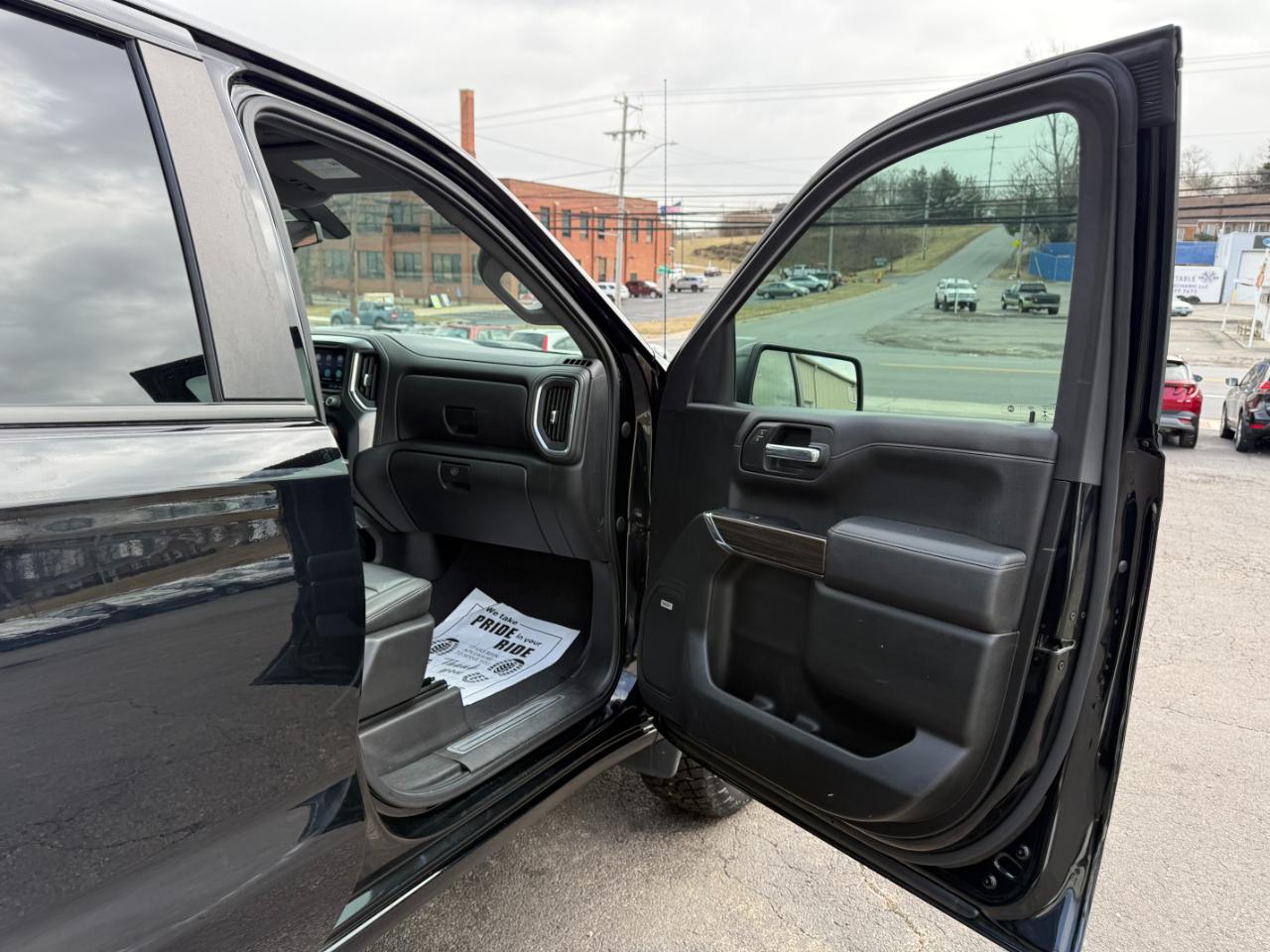 Chevrolet Silverado 1500 Limited LT Trail Boss Crew Cab Long Box 4WD 2022