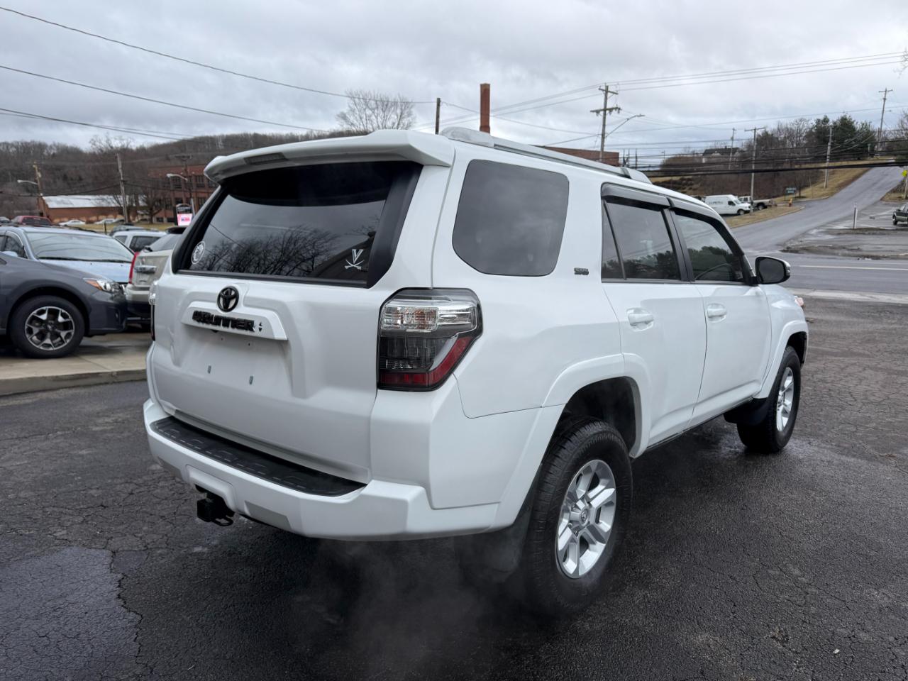 Toyota 4Runner SR5 4WD 2020
