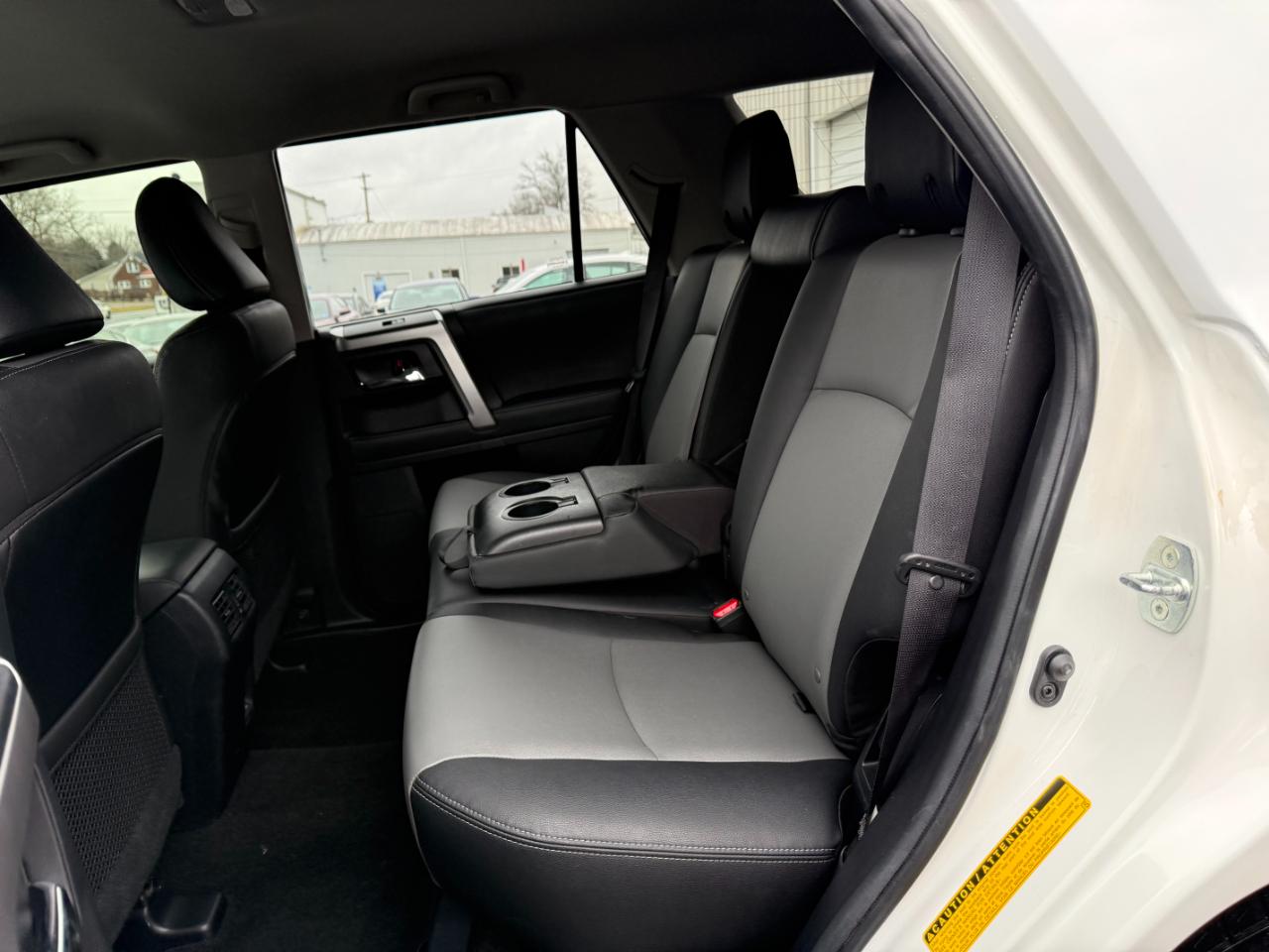 Toyota 4Runner SR5 4WD 2020