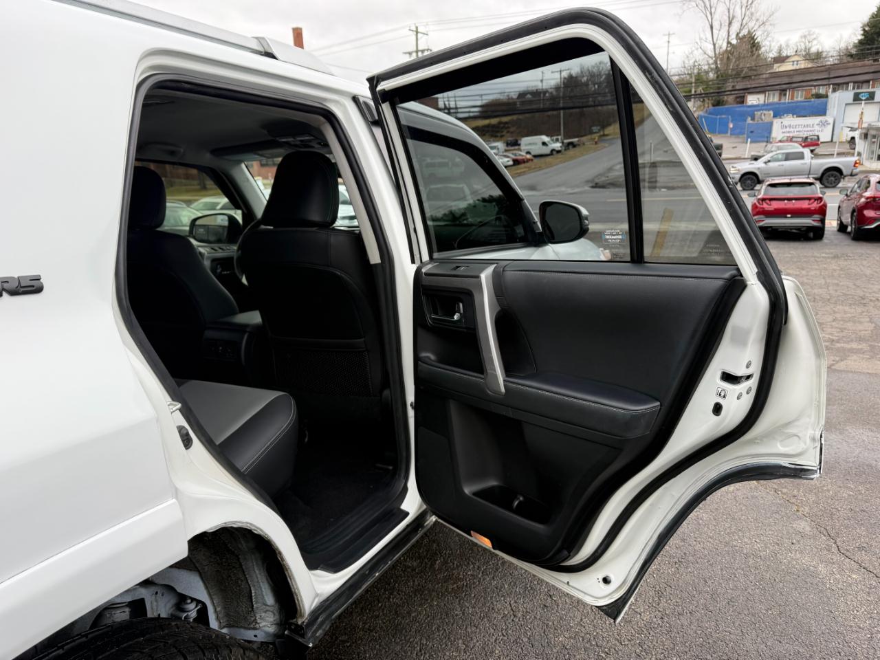 Toyota 4Runner SR5 4WD 2020