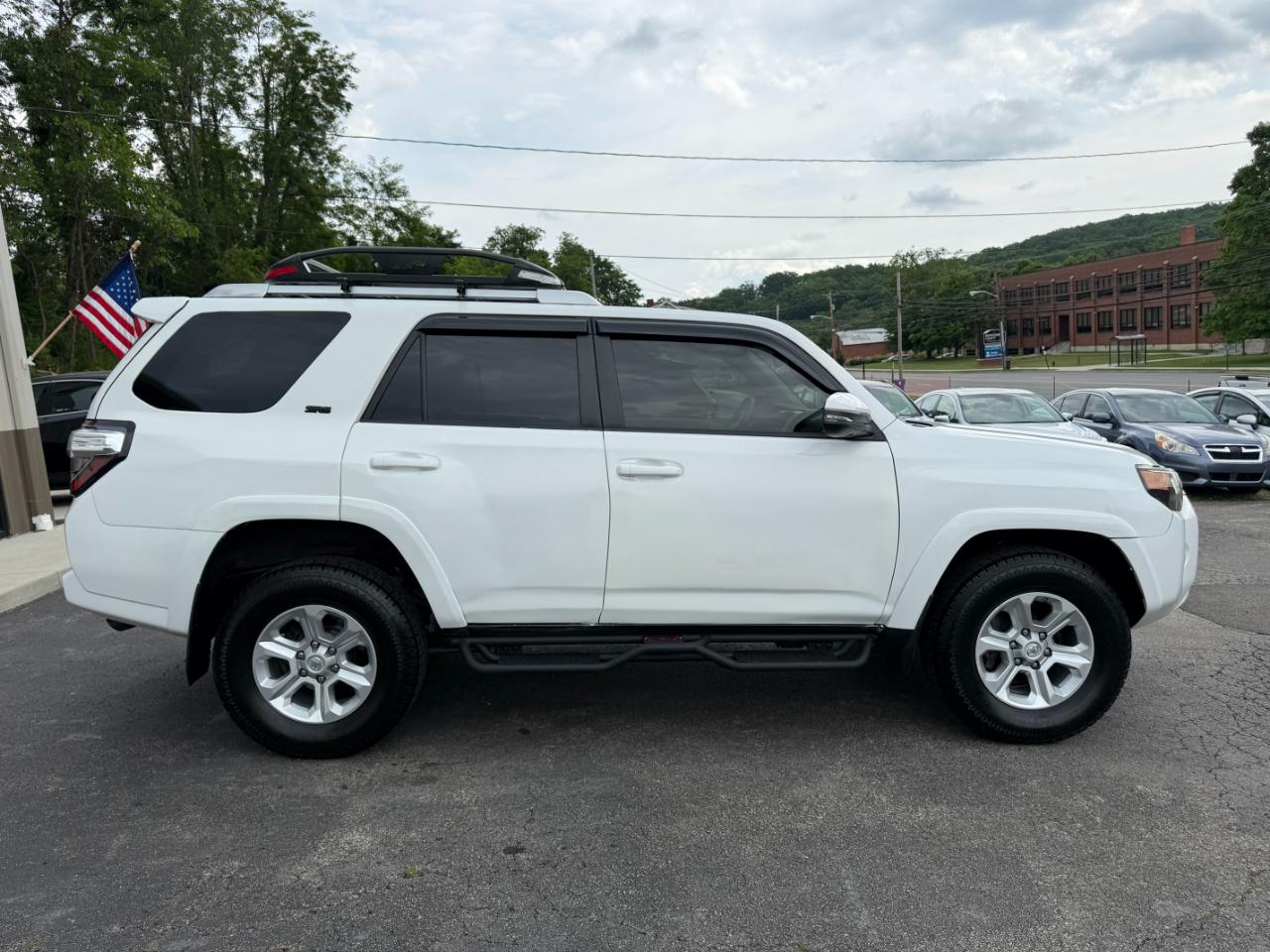 Toyota 4Runner SR5 4WD 2020