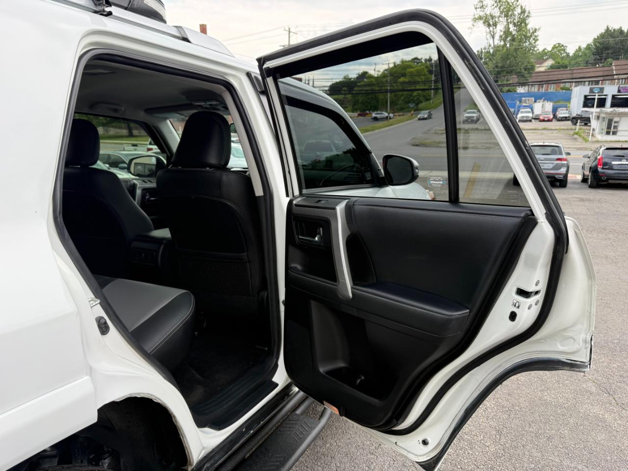 Toyota 4Runner SR5 4WD 2020