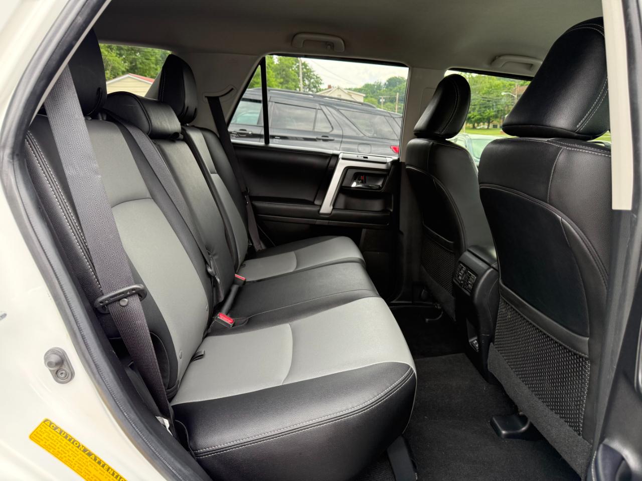 Toyota 4Runner SR5 4WD 2020