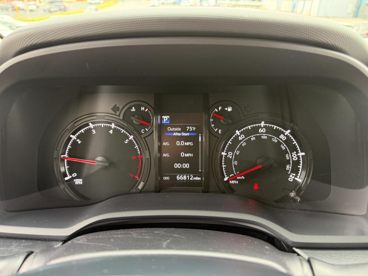 Toyota 4Runner SR5 4WD 2020
